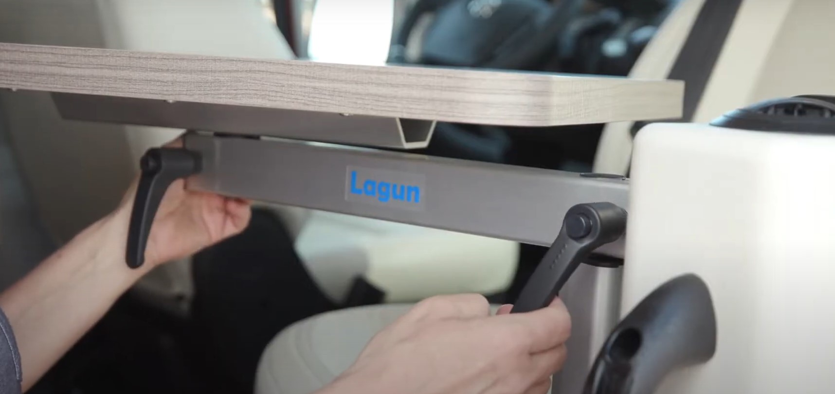 Winnebago_Couple_Condo_table_levers_2.jpg