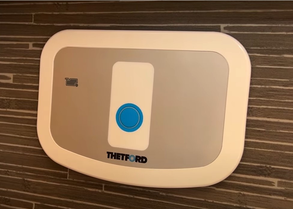 toilet flush hymer.jpg