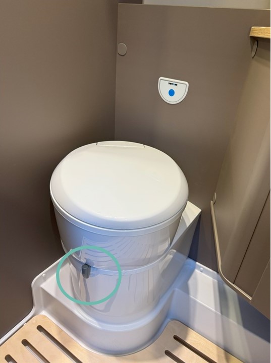 toilet.jpg