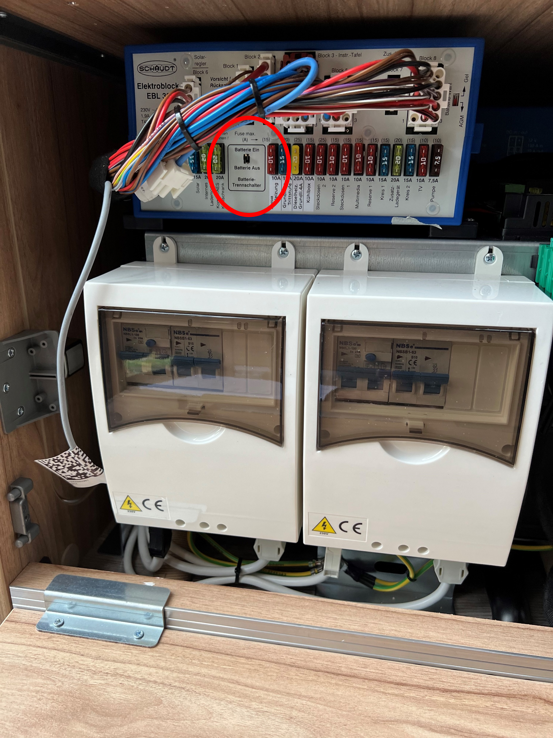 Hauptschalter_batterie_offroad.png