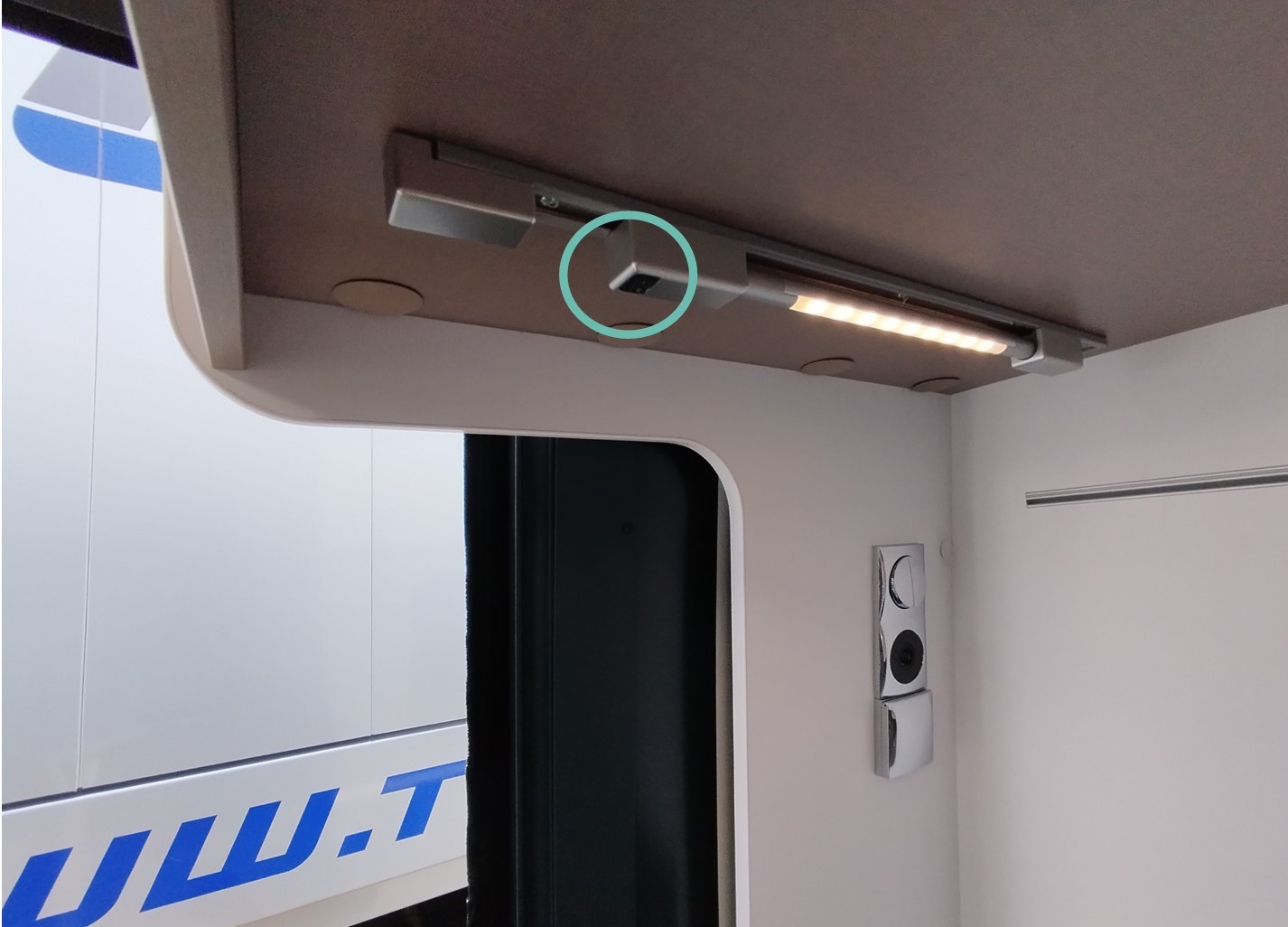 lichtleisten bürstner eliseo.jpg