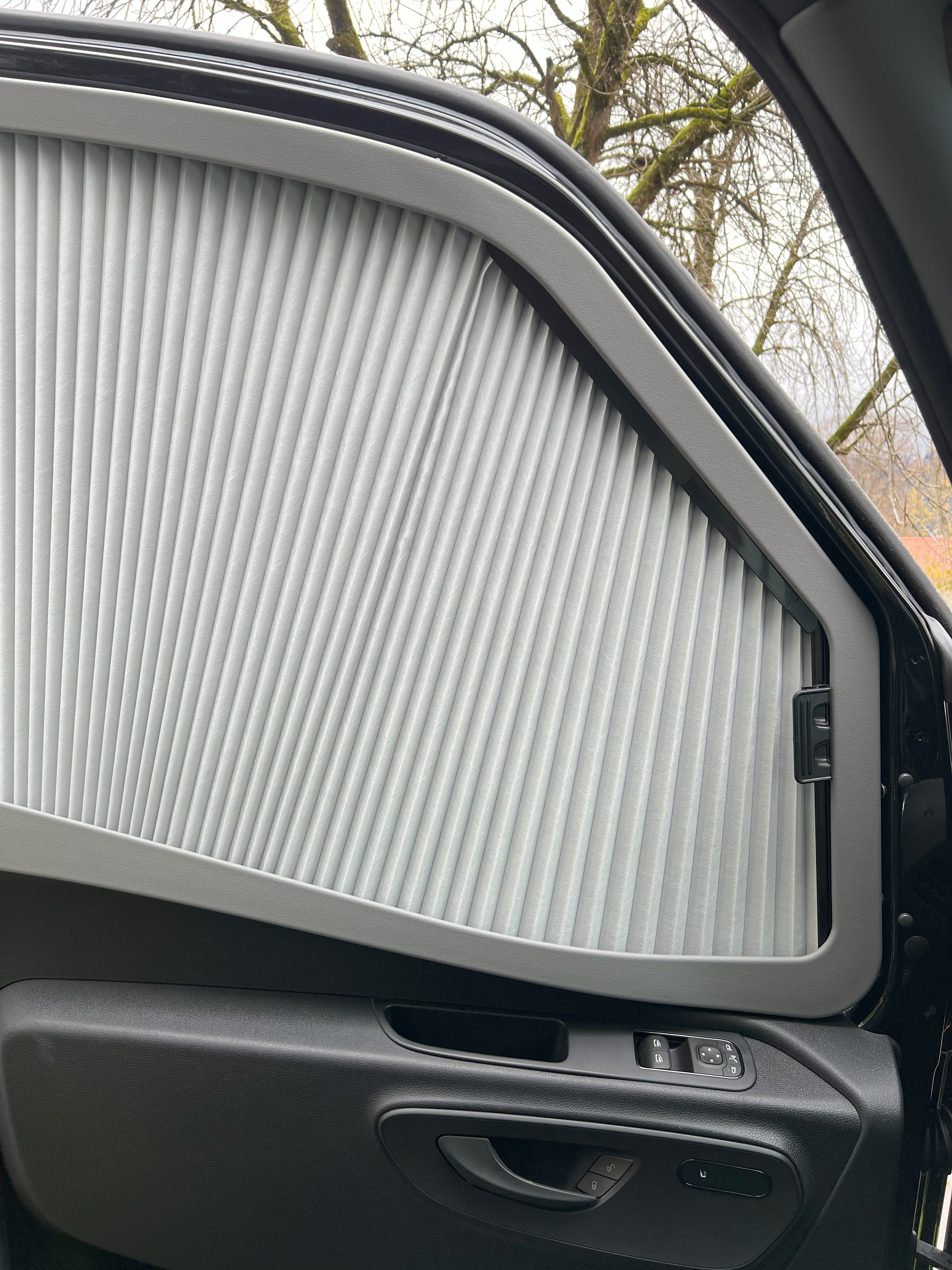 side_windows_offroad.jpeg
