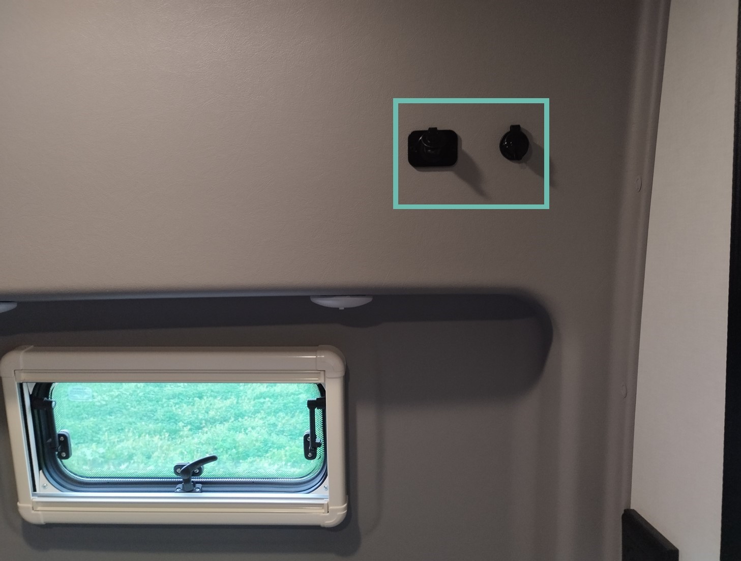 usb wand hinten.jpg