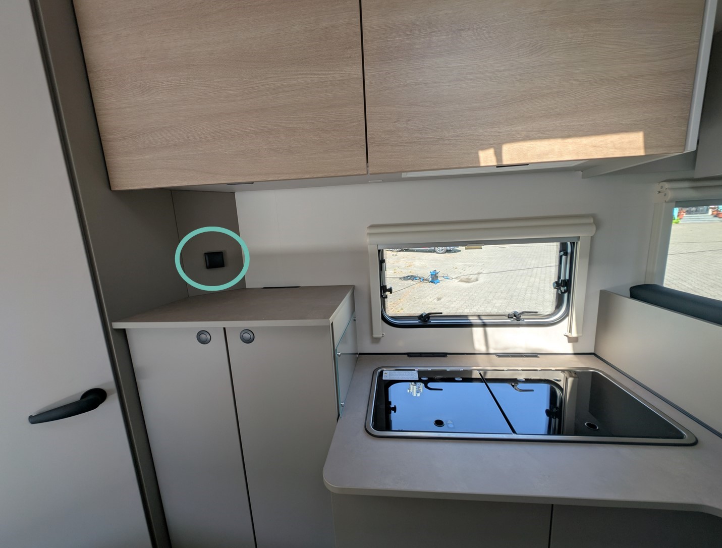 kitchen1.jpg