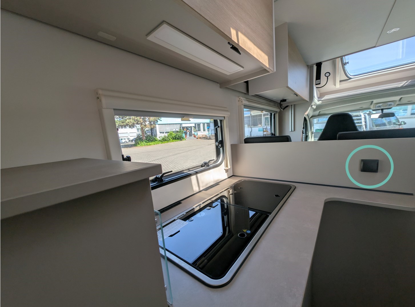 kitchen 2.jpg