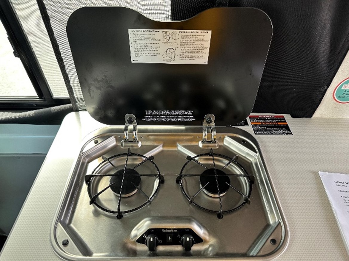 Winnebago_RH_XL_Stove.jpg
